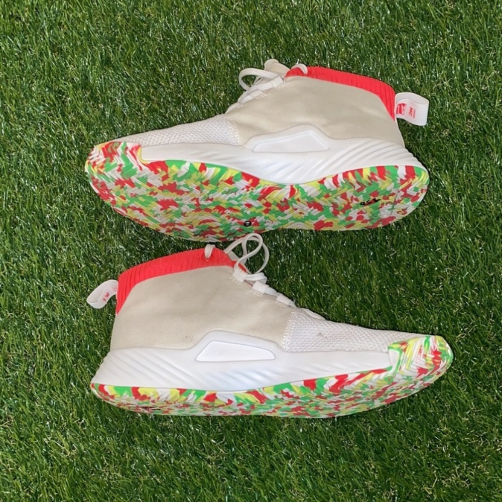 Adidas Dame 5 athletic shoes